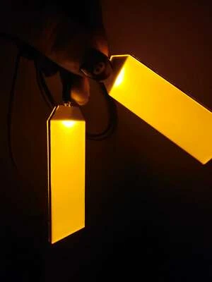 Olhos de luz de LED dourados faça você mesmo 1:1 para adereços de máscara capacete Ironman/Batman/Pantera Negra - Imagem 1 de 4