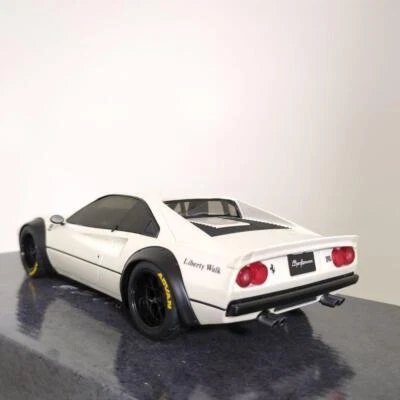 GT SPIRIT 1/18 Ferrari LB FUNCIONA 308 GTB Asia Exclusivo blanco perla Foto 1 de 4