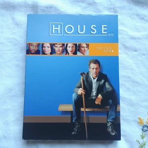 House: Season One DVD 2005 3-Disc Set Breitbild gebraucht guter Zustand Hugh Laurie - Bild 1 von 3