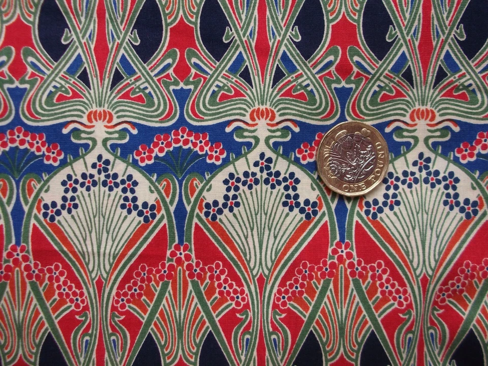 Remnant IANTHE Liberty Tana Lawn cotton approx 44 x 14 cm - Image 1 of 1