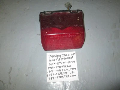 Conjunto de lanterna traseira Yamaha FZR600R/750R/1000R 52X-84710-60-00 - Imagem 1 de 4