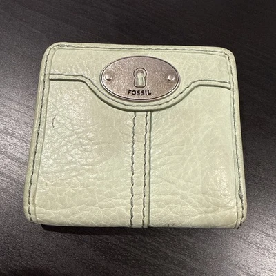 Cartera plegable Fossil Keyhole verde menta Foto 1 de 4