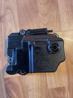 Land Rover Range Rover Evoque 2015-2019 OEM NEW DifferentialOil Reservoir Cover - Image 1 of 4