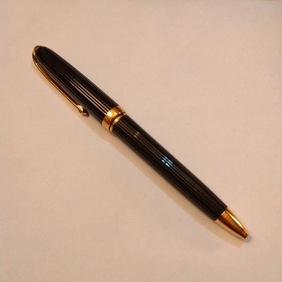 Venta de fin de semana: bolígrafo Louis Cartier mediano, negro, chapado en oro Foto 1 de 4