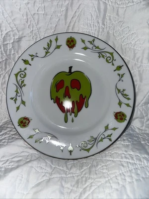 ZRIKE New Disney Villains POISON APPLE 8" Salad Plates Halloween Iridescent Rim