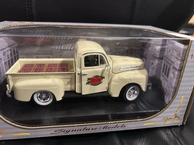 Signature # 32388 Model Car 1/32 - 1949 F1 Pickup Tomato Crate - Image 1 of 4