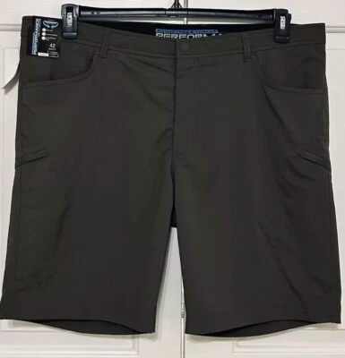 NWT Roundtree & Yorke Performance size 42 green straight fit cargo shorts men - Image 1 of 3