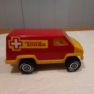 VINTAGE TONKA PRESSED STEEL & PLASTIC RED & YELLOW AMBULANCE - Picture 1 of 6