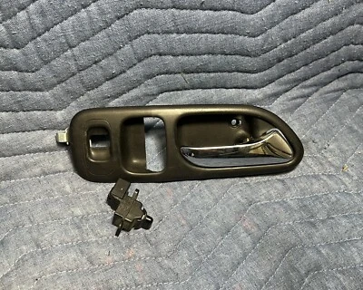 Interruptor/manija de pasajero Honda Insight 2000 2001 2002 2003 2004 2005 2006 Foto 1 de 3