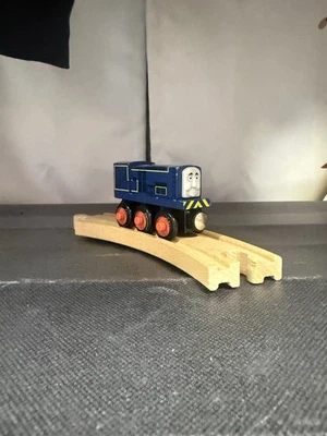 Motor tanque tren ferrocarril madera Thomas & Friends - Sidney - 2003 usado en excelente estado Foto 1 de 4