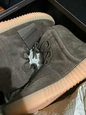 Discounts on the Adidas Yeezy Boost 750 in Minsk Compare
