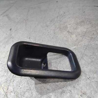 Ford Escort Mk4 1986-1991 Three Door Driver/Right/OS Door Release Handle Trim - Image 1 of 4