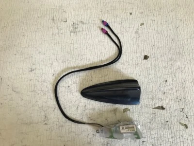 BMW 750LI E66 2006-2008 OEM TECHO SUPERIOR ALETA DE TIBURÓN RADIO ANTENA CUBIERTA EMBELLECEDOR 06-08 Foto 1 de 4