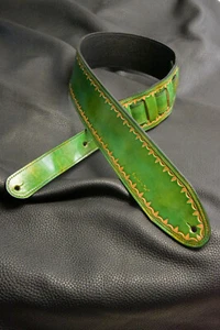 "Correa de guitarra de cuero hecha a mano verde esmeralda envejecida 3" - Imagen 1 de 6