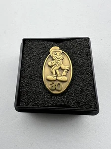 Disney Cast Member Service Award 30 Five Years Jiminy Cricket (2nd Variant) Pin - Picture 1 of 4