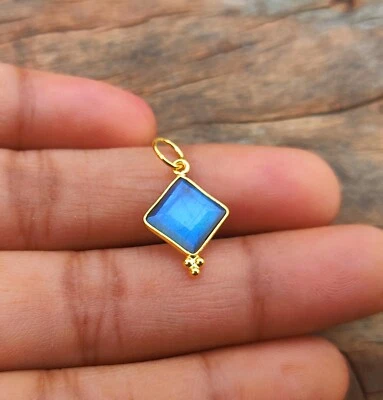 Natural Labradorite Gold Charm Pendant -18k Gold Solid Gold Handmade Necklace - Image 1 of 4