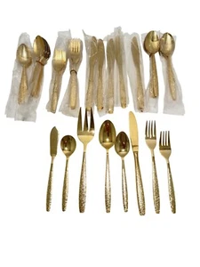 Set 46 pezzi argenteria acciaio inox a vita oro vintage Taiwan - Foto 1 di 7