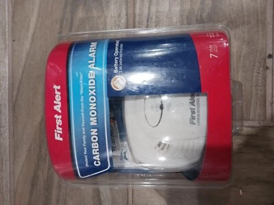 First Alert CO400 Carbon Monoxide Alarm Detector - Image 1 of 2