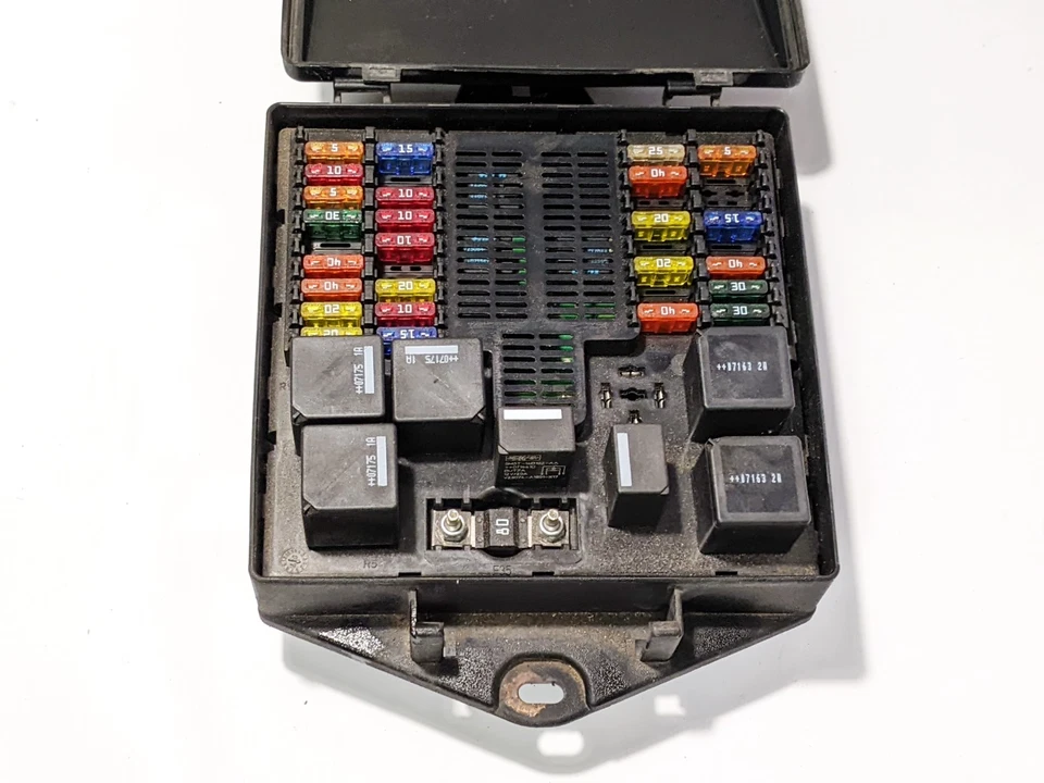 ✅ 2006 2007 2008 2009 JAGUAR XJ8 XJ8L VANDEN PLAS CAJA DE FUSIBLES DELANTEROS Foto 1 de 3