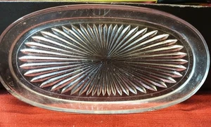 Plato de mantequilla ovalado de vidrio transparente vintage con diseño Sunburst K02 J - Imagen 1 de 4