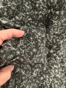 1 Yd Vtg 40WX30L Gray White Floral Tiny Leaves Calico Print Quilt JO-ANN FABRIC - Picture 1 of 7