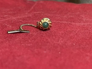 Gold Tone Round With Jade Cabochon Tie Tack - Bild 1 von 3
