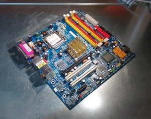 Gigabyte GA-8I945GMF (REV: 1.0) [Socket LGA-775] Motherboard / Placa base - Bild 1 von 9