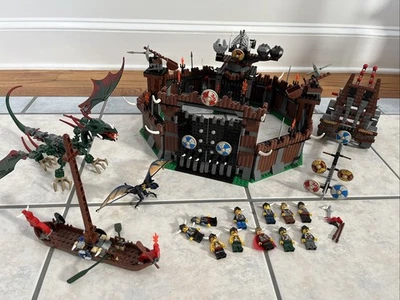 LEGO Lot 7016 7019 7020 Viking Fortress vs The Fafnir Dragon Artillery Wagon ++! - Image 1 of 4