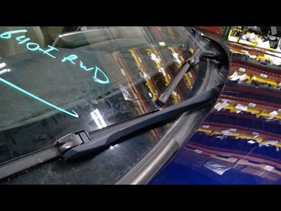 2012-2019 640I Right Wiper Arm               1612166 - Image 1 of 4