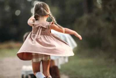 Omi Jo Bien Vestido Lobo AH Tía Corazón Túnica Conjunto Flores Crema Cacao 10 Años Nuevo con Etiquetas Foto 1 de 4