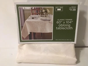 Target Classic Tidings White Floral Oblong Tablecloth 60" x 104" Christmas 2010 - Picture 1 of 4