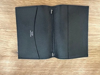 Funda Pasaporte Hermes Cuero Negro 3.7 pulgadas por 5.2 pulgadas Talla GM Muy Buen Estado Foto 1 de 4