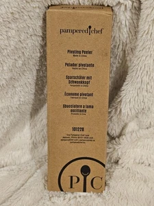 Pampered Chef Pivoting Peeler -Item# 101228 - Fruits & Veggies - NIB - Picture 1 of 2