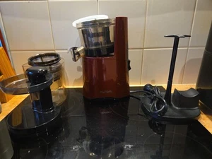Hurom H-AA Slow juicer Model H-AA-LBB17 Tested - Picture 1 of 3