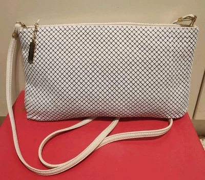 Bolso de Hombro de Noche Whiting & Davis de Malla Blanca Años 60 De Colección Como Nuevo EE. UU. Nunca Usado Foto 1 de 4