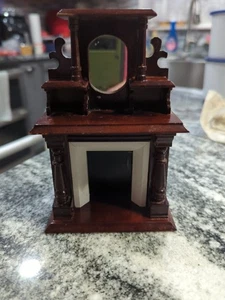 Chimenea y abrigo de madera para casa de muñecas victoriana de colección - Imagen 1 de 8