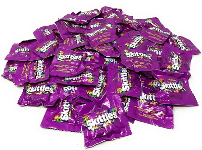 Пакеты Skittles Wild Berry веселого размера в индивидуальной упаковке объемные конфеты (4 фунта) - Изображение 1 из 4
