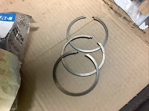 Lote de 3 anillos a presión Eaton Fuller 20628 - Imagen 1 de 3