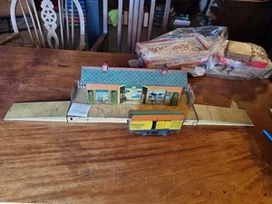 Vintage Hornby Tin Plate Station - Picture 1 of 10