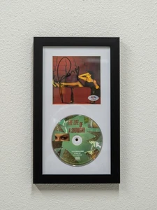 Taylor Swift Signed CD Insert Framed PSA/DNA The Life of a Showgirl - Picture 1 of 1