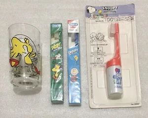 Peanuts Snoopy Toothbrush & Tumbler Cup Lot Musical Danara Oral-B VINTAGE NEW - Picture 1 of 10