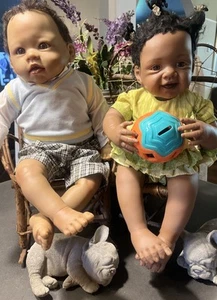 Künstler Ashton Drake Waltraud Hanl Set 2 entzückende schwarze Babypuppe Mädchen Junge süß - Bild 1 von 24