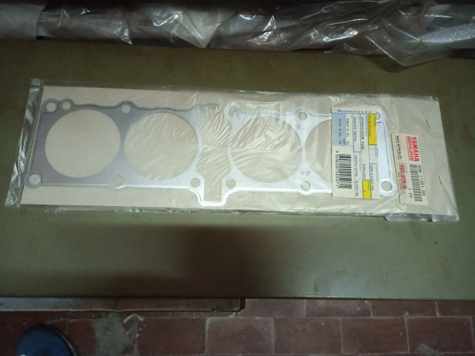 guarnizione gasket YAMAHA FZR 1000 GTS 1992 95 3GM-11351-00-00 3GM113510000 Foto 1 de 1