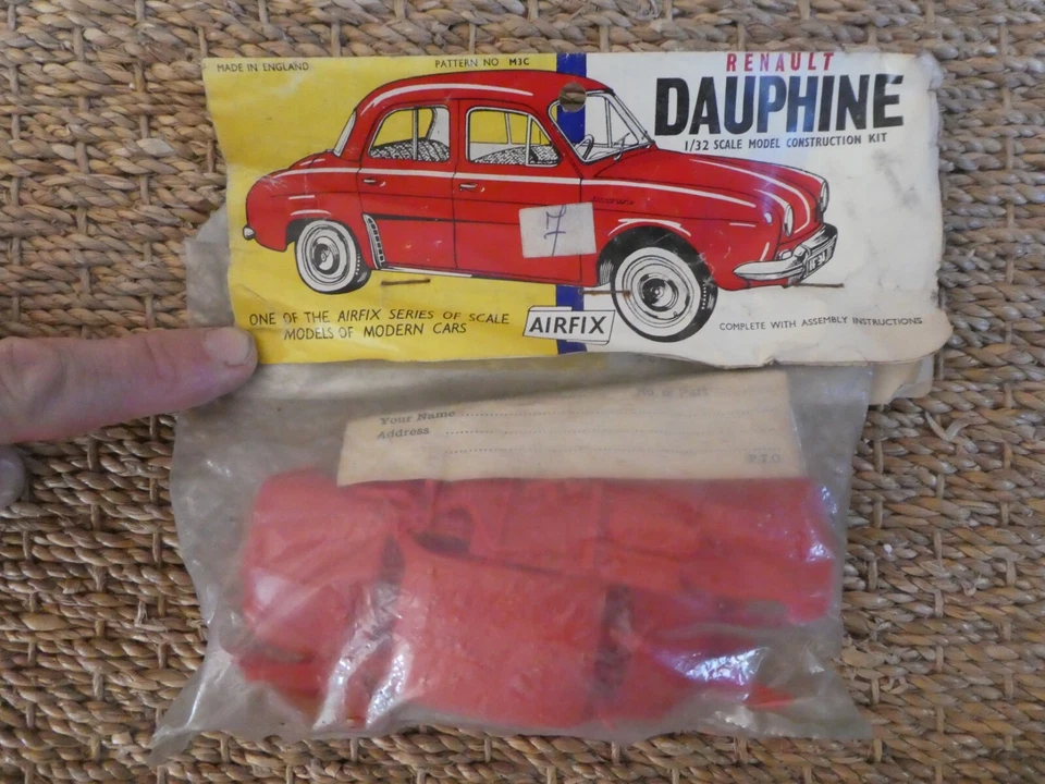 MAQUETTE AIRFIX VINTAGE DAUPHINE	 SACHET	1:32 - Photo 1/1