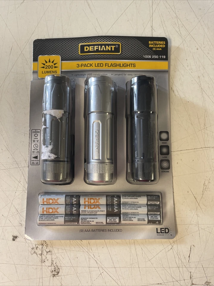 Linterna LED compacta Defiant 200 lúmenes (paquete de 3) con pilas  Foto 1 de 1