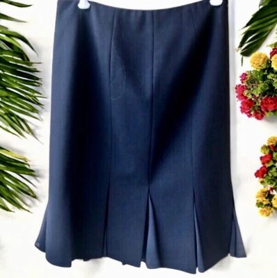 Elie Tahari Black WOOL Skirt Lined Sheer Pleats Side Zip Womens size 4 - Image 1 of 4