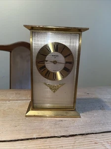 Reloj despertador SWIZA de cuerda vintage, movimiento de 8 días hecho en Suiza, mediados de siglo, funcionando - Imagen 1 de 6