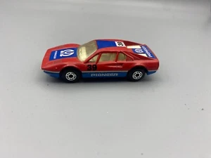 Matchbox Superfast No70 Ferrari 308 GTB PIONEER rojo/azul #39 1981 Hecho en Macao - Imagen 1 de 6