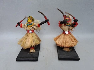 2 DANSEURS MINIATURES AFRICAINS DE COTE D'IVOIRE / TRAVAIL COLON ANNEES 60/70 - Foto 1 di 5