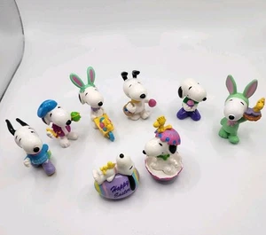 8 figure pasquali Snoopy Whitman PVC uova vintage Woodstock pattinaggio a rotelle coniglietto - Foto 1 di 10